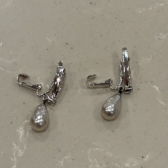 Vintage Albert Weiss Clip On Earrings with Faux Pearls and Rhinestones - Picture 4 of 4